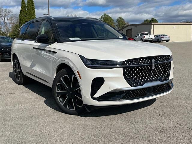 new 2025 Lincoln Nautilus car, priced at $63,105