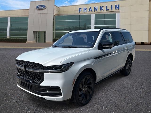 new 2025 Lincoln Navigator car, priced at $110,390