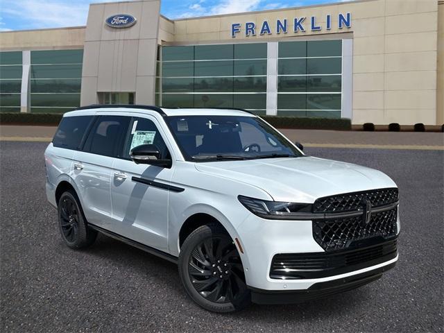new 2025 Lincoln Navigator car, priced at $110,390