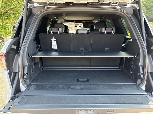 new 2025 Lincoln Navigator car, priced at $110,390