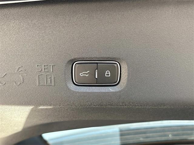 new 2025 Lincoln Navigator car, priced at $110,390