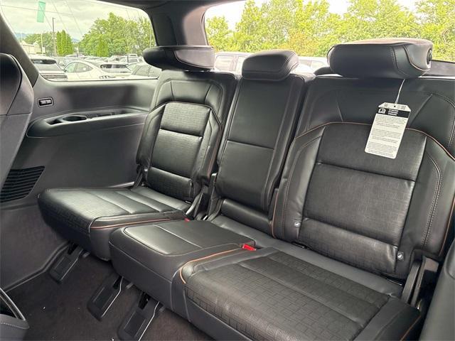 new 2025 Lincoln Navigator car, priced at $120,370