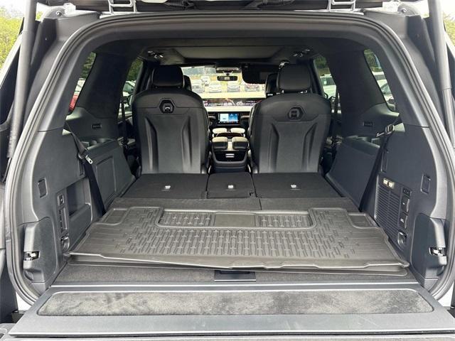 new 2025 Lincoln Navigator car, priced at $120,370