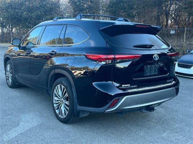 used 2022 Toyota Highlander Hybrid car, priced at $41,511