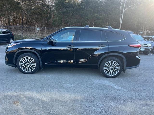 used 2022 Toyota Highlander Hybrid car, priced at $41,511