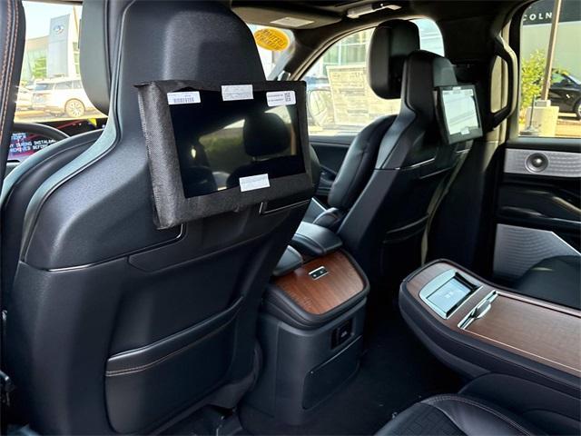 new 2025 Lincoln Navigator L car, priced at $124,190