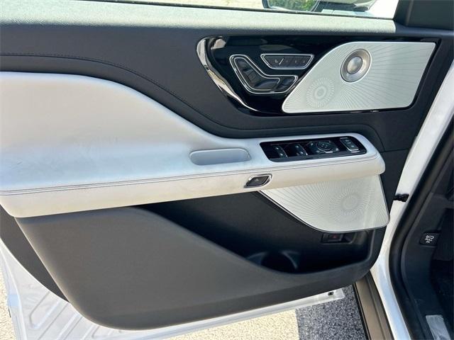new 2025 Lincoln Aviator car, priced at $76,201