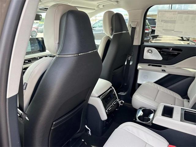 new 2025 Lincoln Aviator car, priced at $76,048