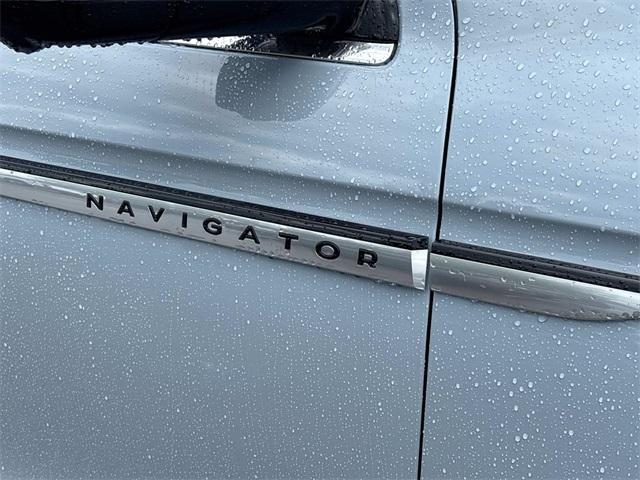 new 2025 Lincoln Navigator car, priced at $105,735