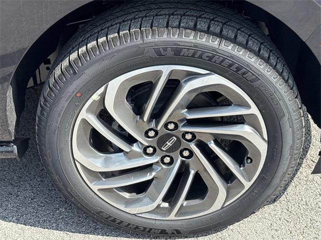 new 2025 Lincoln Navigator car, priced at $104,200
