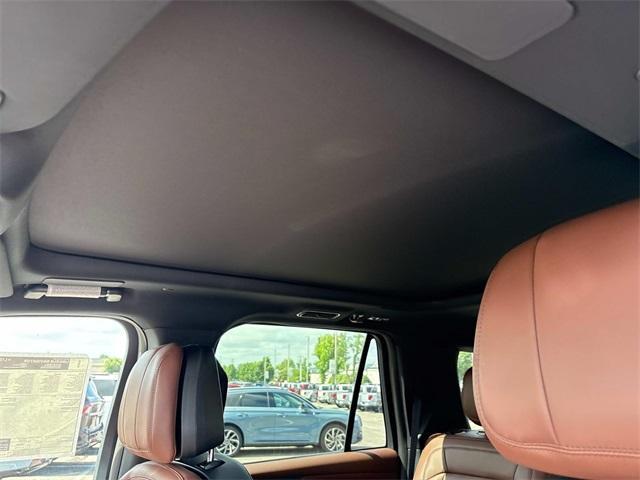new 2025 Lincoln Navigator car, priced at $104,200