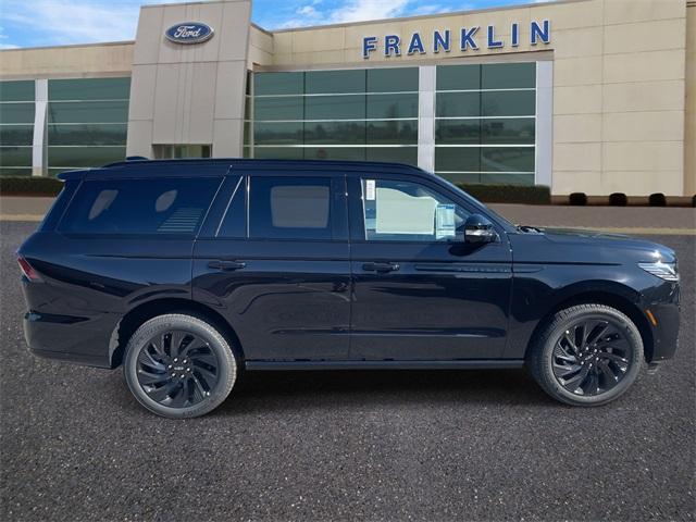 new 2025 Lincoln Navigator car, priced at $105,690