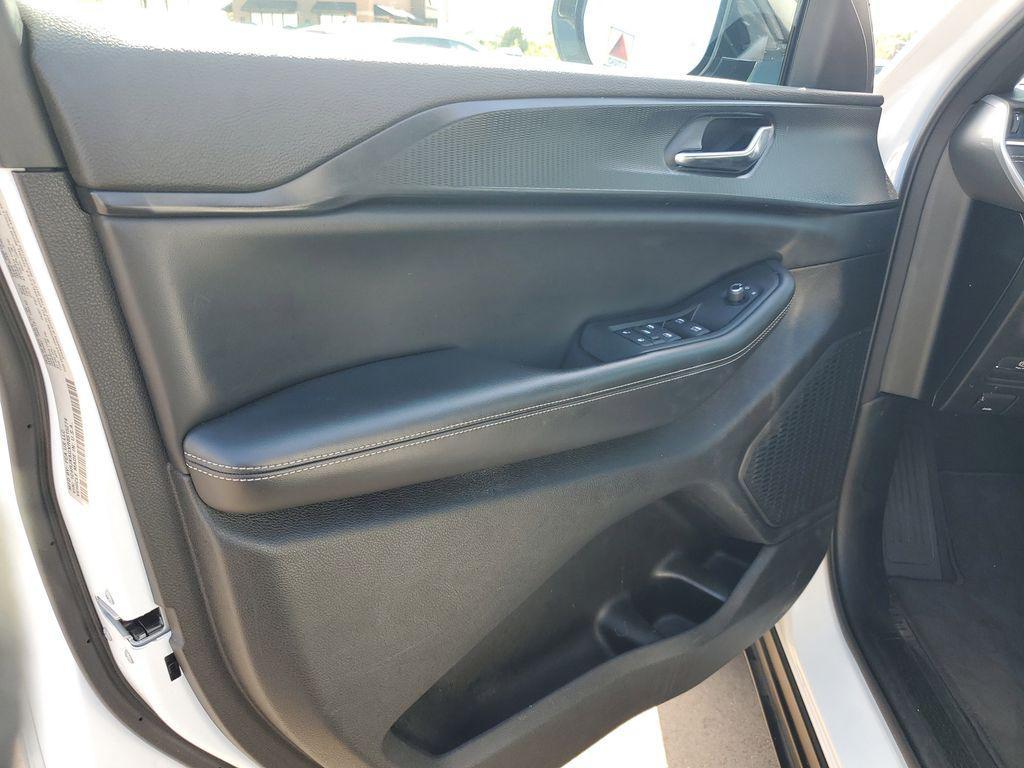 used 2024 Jeep Grand Cherokee L car, priced at $30,144