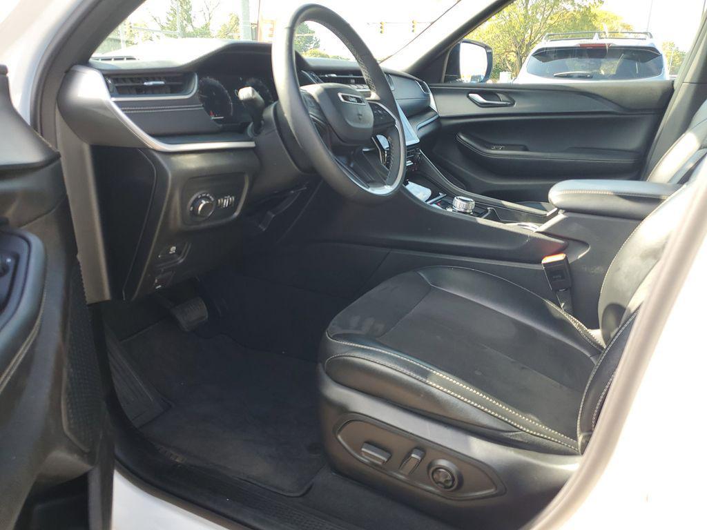 used 2024 Jeep Grand Cherokee L car, priced at $30,144