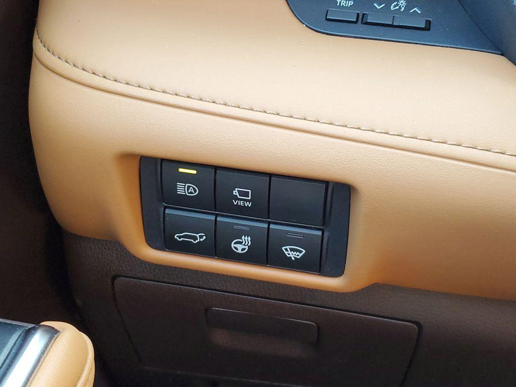 used 2022 Toyota Highlander car, priced at $38,995