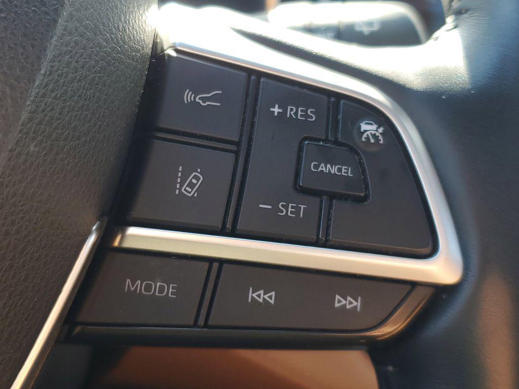 used 2022 Toyota Highlander car, priced at $38,995