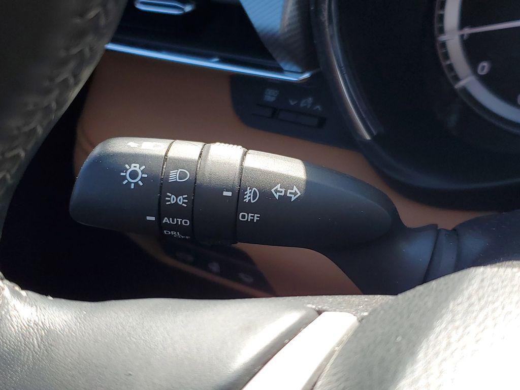 used 2022 Toyota Highlander car, priced at $38,995