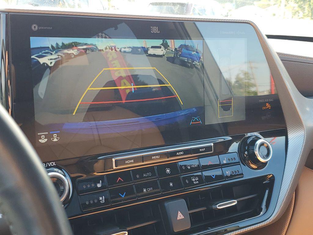 used 2022 Toyota Highlander car, priced at $38,995