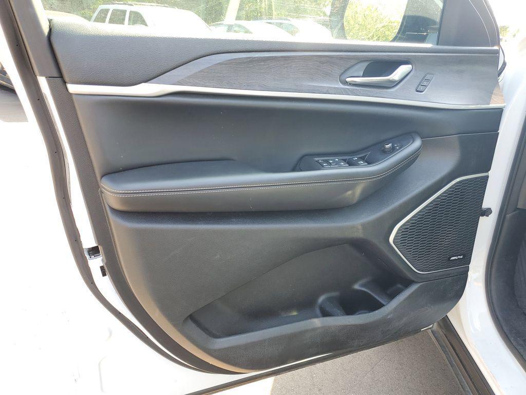 used 2024 Jeep Grand Cherokee 4xe car, priced at $29,990