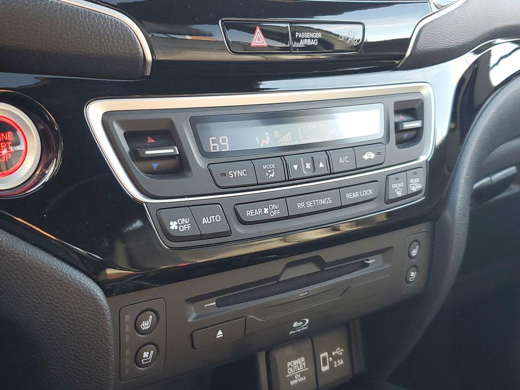 used 2021 Honda Pilot car, priced at $31,000