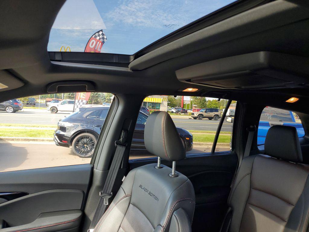 used 2021 Honda Pilot car, priced at $31,000