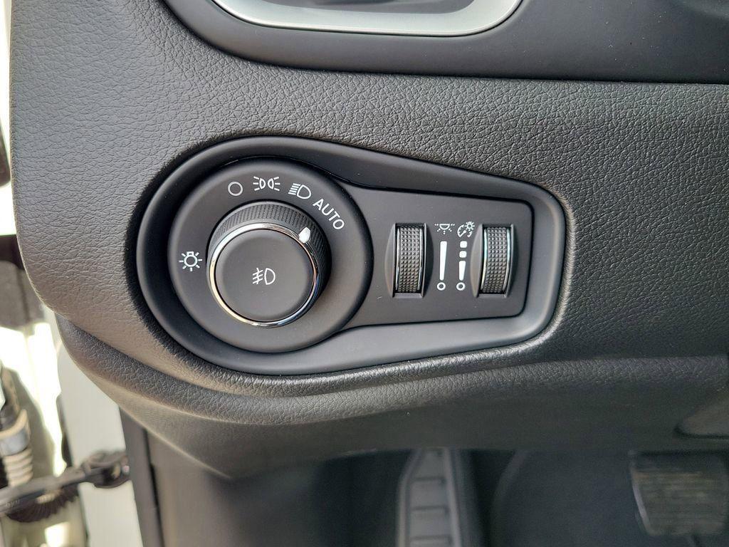 used 2021 Jeep Renegade car, priced at $18,998