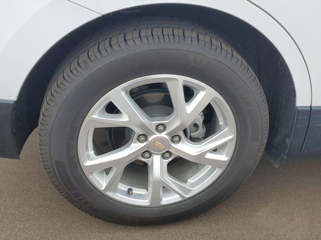 used 2021 Chevrolet Equinox car, priced at $23,000