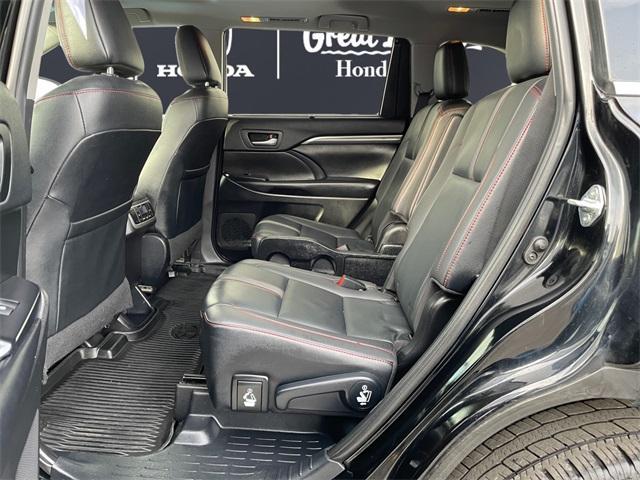 used 2019 Toyota Highlander car, priced at $23,488