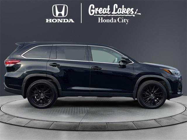 used 2019 Toyota Highlander car, priced at $23,488