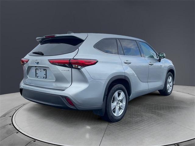 used 2022 Toyota Highlander Hybrid car, priced at $35,122