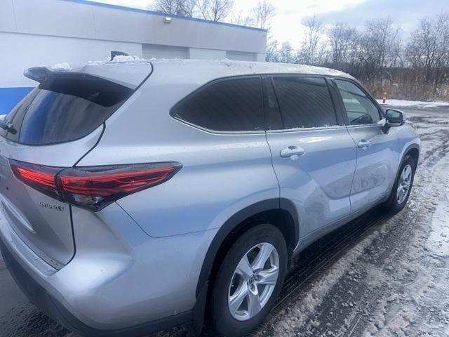 used 2022 Toyota Highlander Hybrid car, priced at $35,588