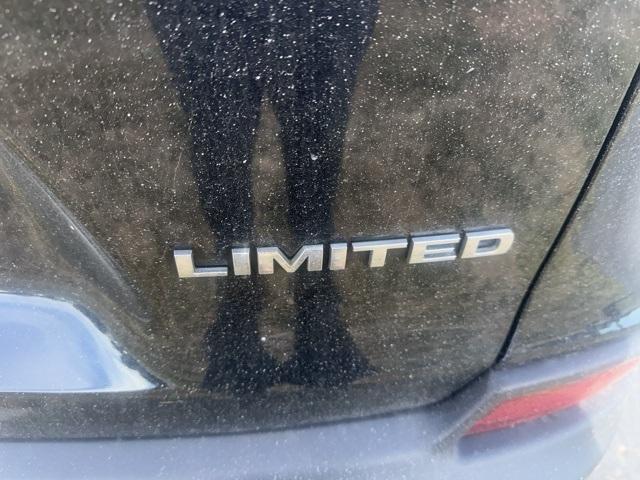 used 2021 Jeep Cherokee car, priced at $20,422