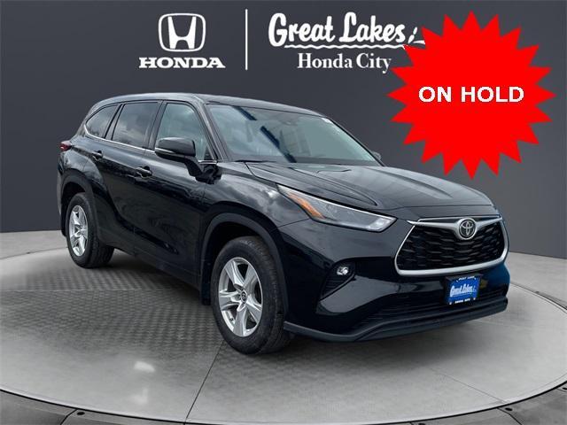 used 2022 Toyota Highlander car, priced at $31,988