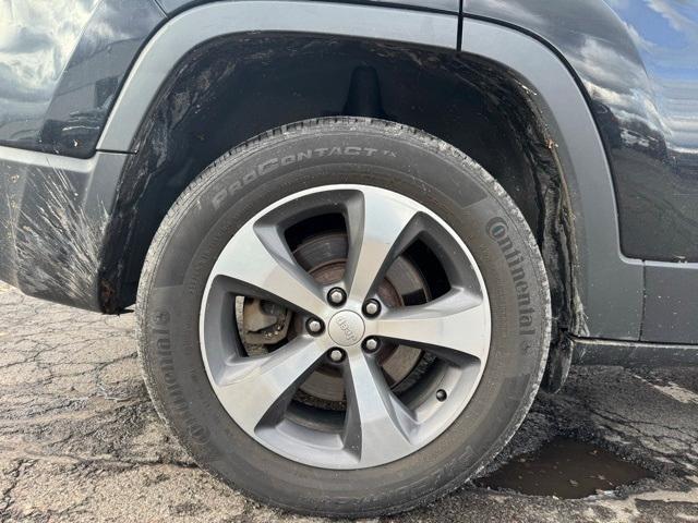 used 2019 Jeep Cherokee car, priced at $16,888