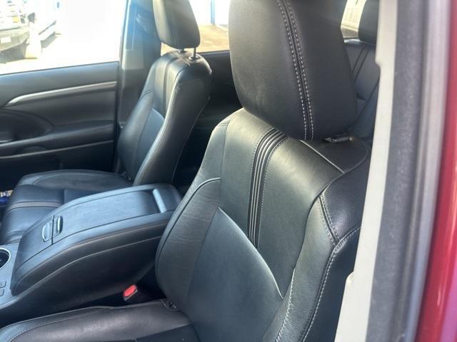 used 2018 Toyota Highlander car, priced at $23,688