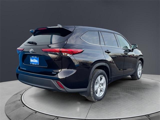 used 2022 Toyota Highlander car, priced at $28,788