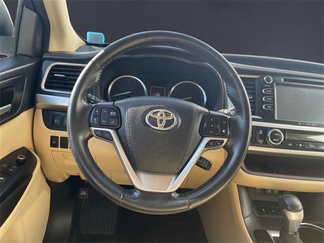 used 2018 Toyota Highlander car, priced at $23,122