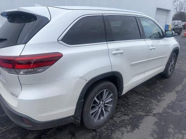 used 2018 Toyota Highlander car, priced at $22,322