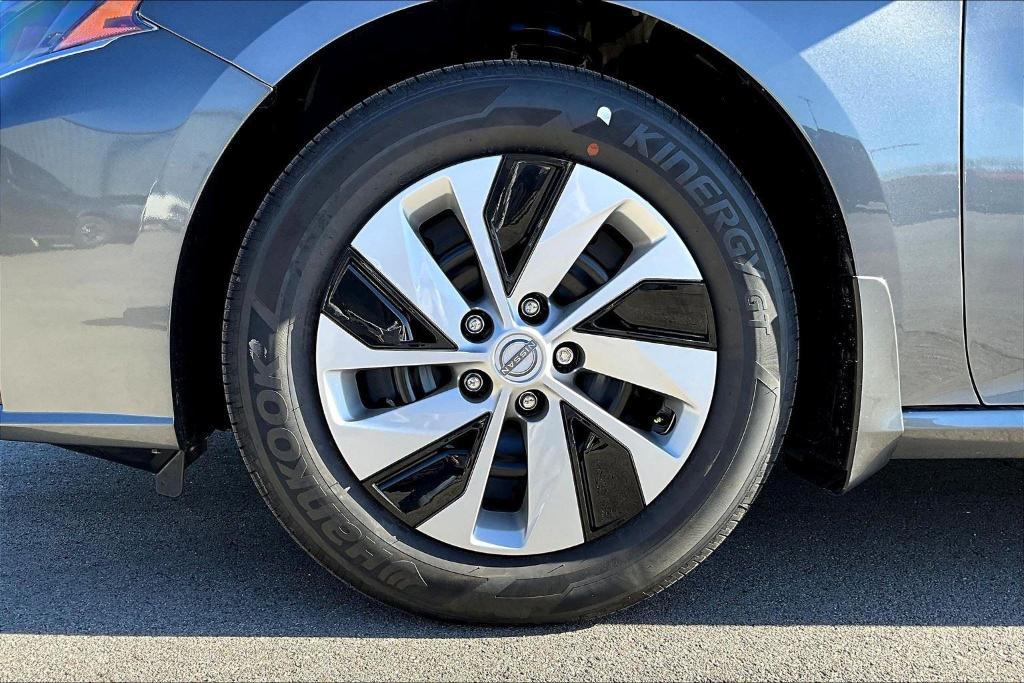 new 2025 Nissan Altima car, priced at $28,750