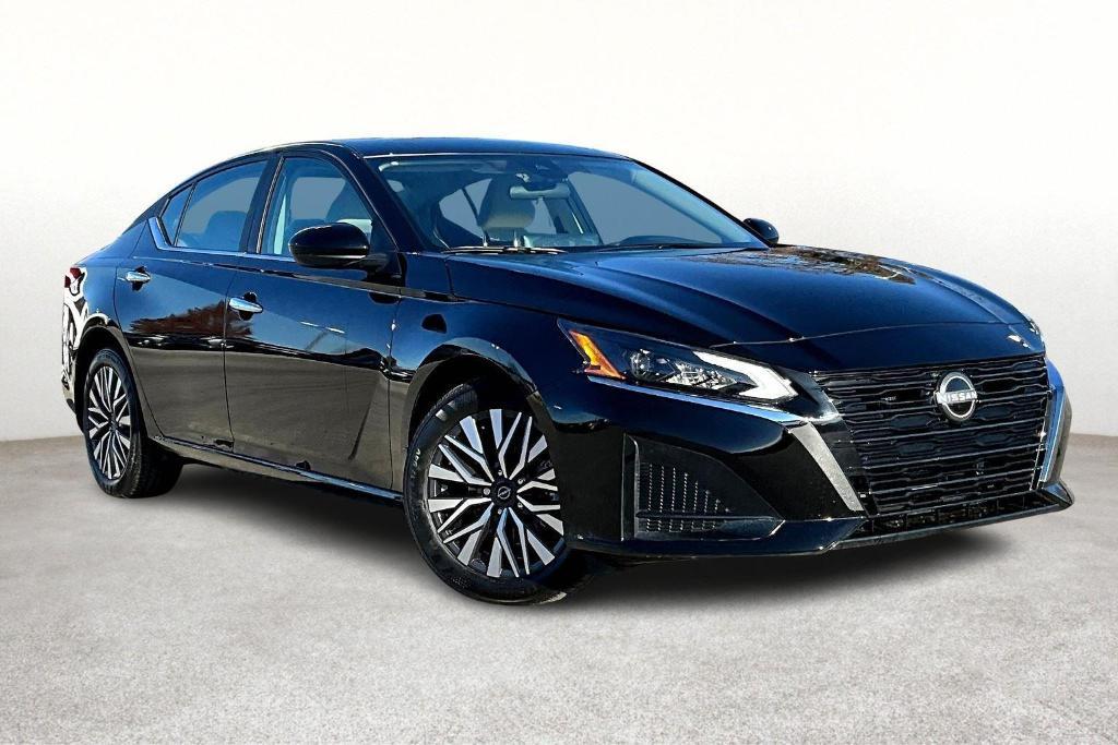 new 2025 Nissan Altima car, priced at $31,184