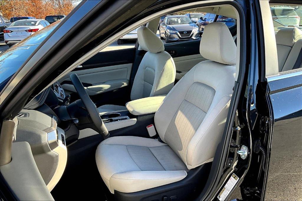 new 2025 Nissan Altima car, priced at $31,184
