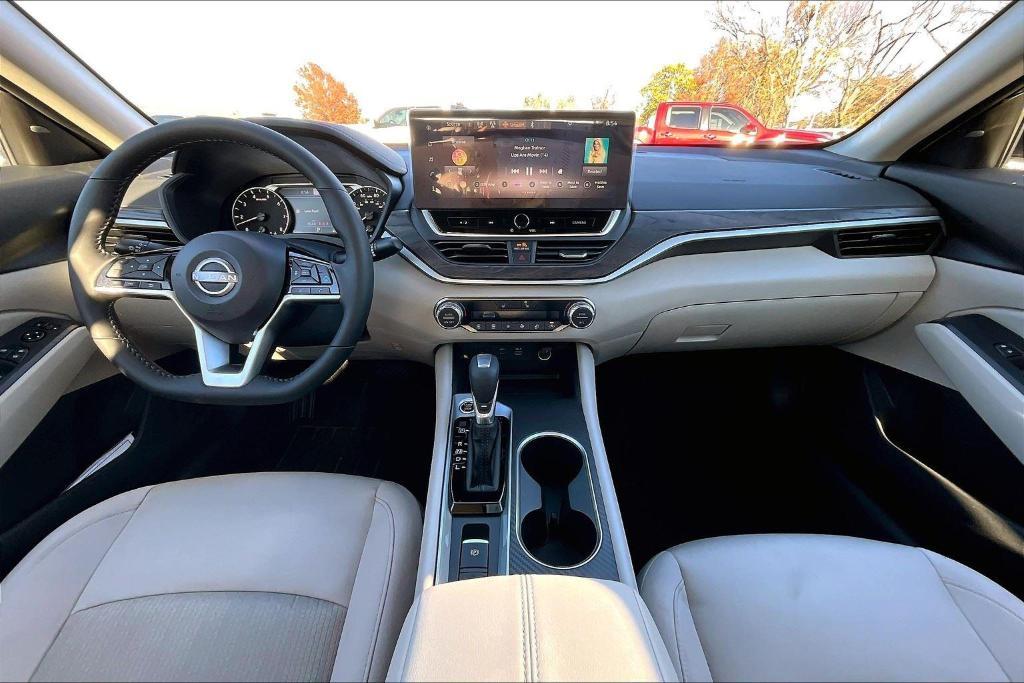 new 2025 Nissan Altima car, priced at $31,184