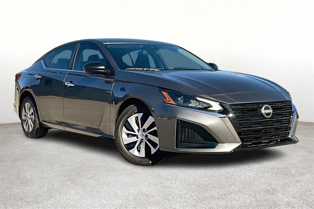new 2025 Nissan Altima car