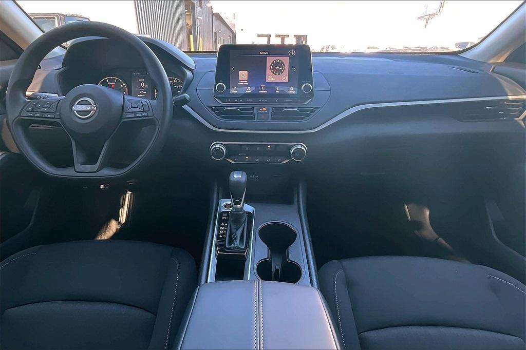 new 2025 Nissan Altima car