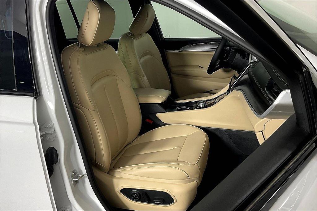 used 2024 Jeep Grand Cherokee car, priced at $38,212