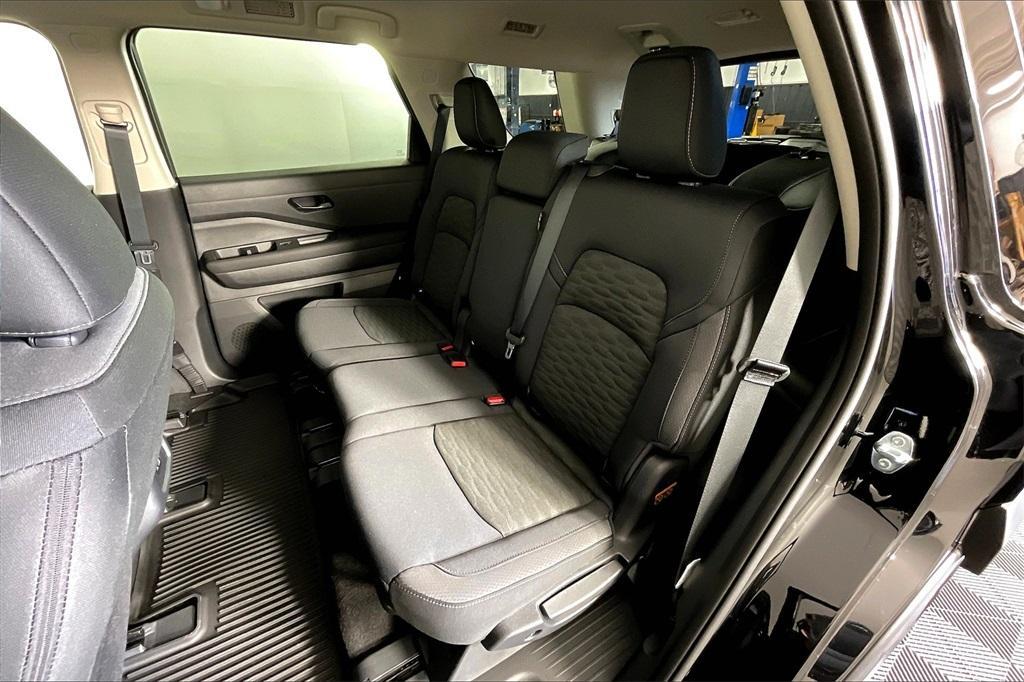 new 2025 Nissan Pathfinder car, priced at $40,450