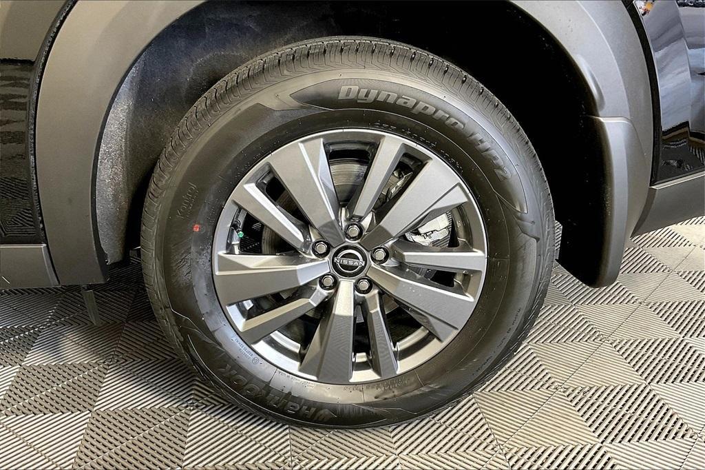 new 2025 Nissan Pathfinder car, priced at $40,450