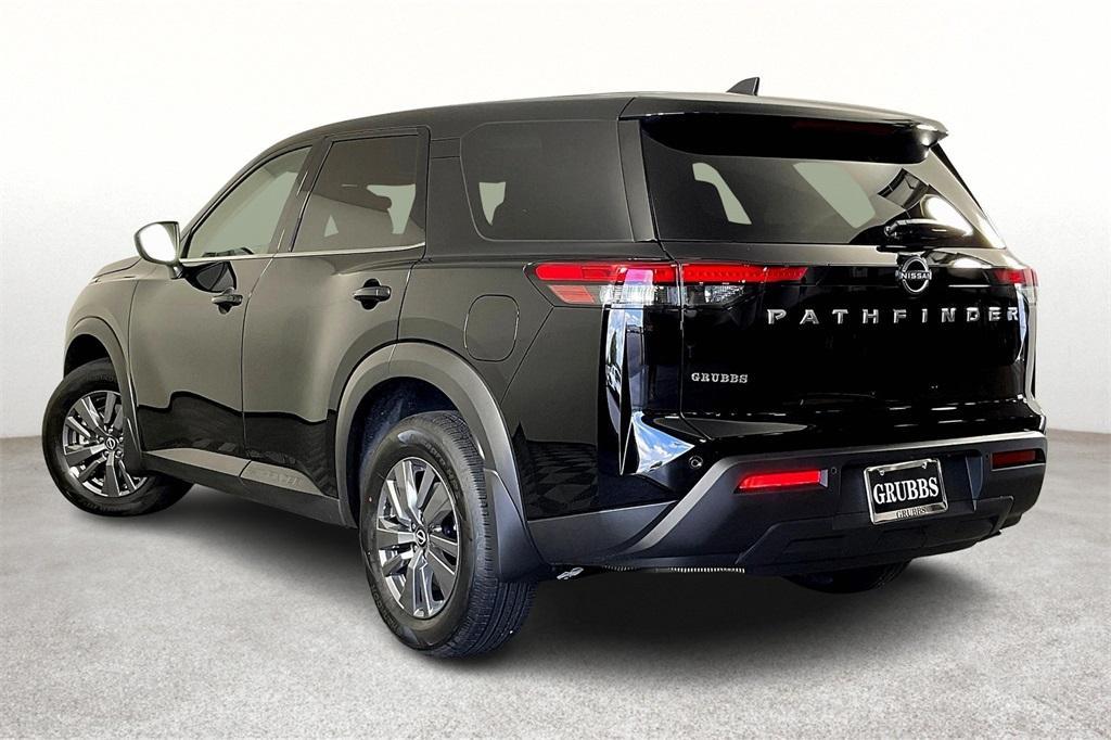 new 2025 Nissan Pathfinder car, priced at $40,450