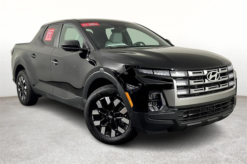 used 2025 Hyundai SANTA CRUZ car, priced at $32,500