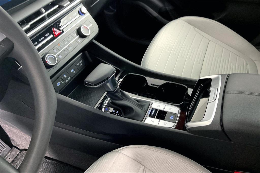 used 2025 Hyundai SANTA CRUZ car, priced at $32,500